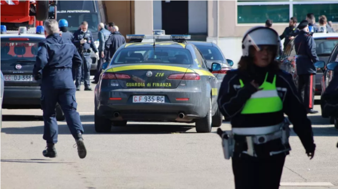 Rivolte dei detenuti nelle carceri di Modena e Napoli Rivolte dei detenuti nelle carceri di Modena e Napoli