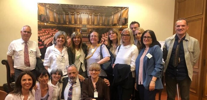 Tilde Minasi Così aiuteremo i familiari di malati di Alzheimer