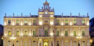 Catania: le quattro leggende di Piazza Università