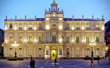 Catania: le quattro leggende di Piazza Università