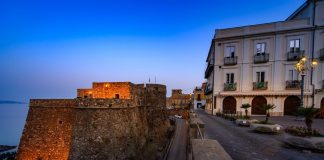 Pizzo, tra mare e memoria, un viaggio nella cultura del Sud