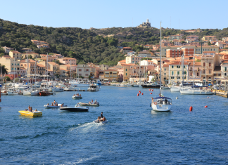 La Maddalena e la sua identità che respira mare e memoria