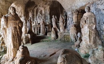 Sergio Pititto: «A Pizzo la nostra storia vive ancora» La chiesa di Piedigrotta a Pizzo - credito René Dinkel