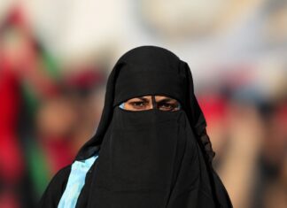Finalmente vietati burqa e niqab a scuola