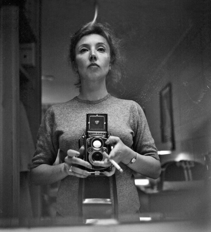 Oriana_Fallaci_self_portrait_Rolleiflex