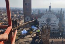 I Vigili del Fuoco mettono in sicurezza la Torre Civica di Cremona