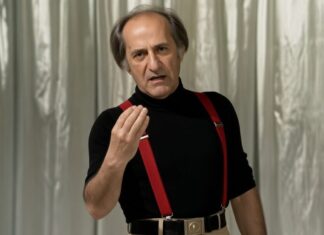 Addio a Bracardi, l’eterno bambino impunito della comicità in TV